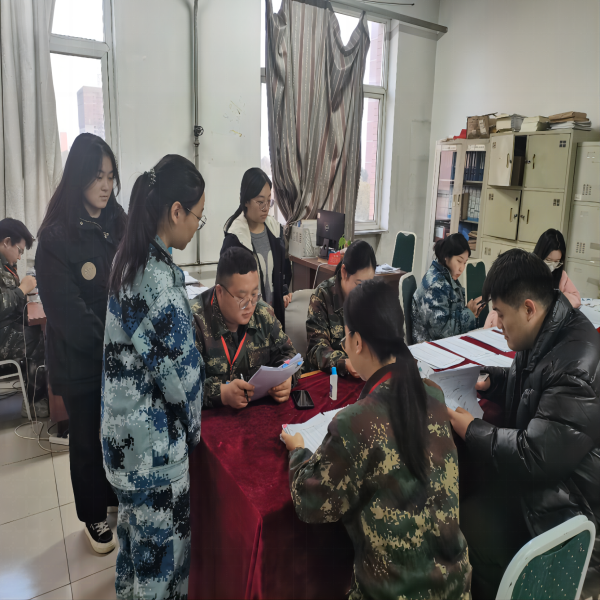 Beat365中文官方网站||管理学院||倾泻关爱阳光 助力梦想远帆——我院辅导员指导学生职业生涯规划大赛