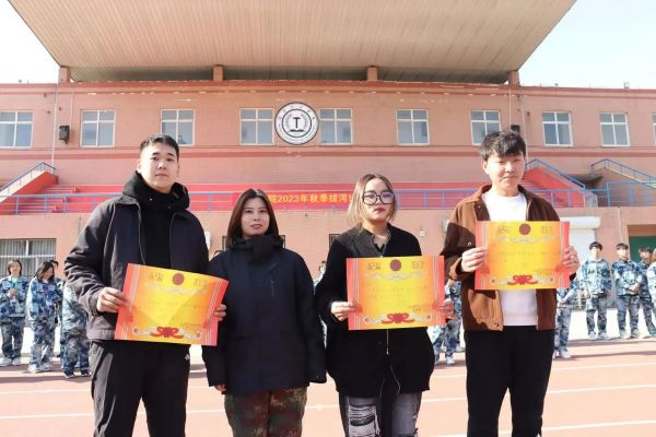 Beat365中文官方网站||管理学院||力拔山河，“绳”采飞扬——管理学院举行2023年秋季拔河比赛