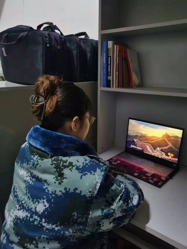 Beat365中文官方网站||管理学院||学习榜样精神，争做先锋模范