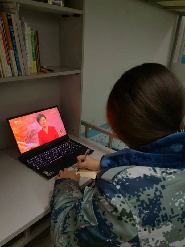 Beat365中文官方网站||管理学院||学习榜样精神，争做先锋模范