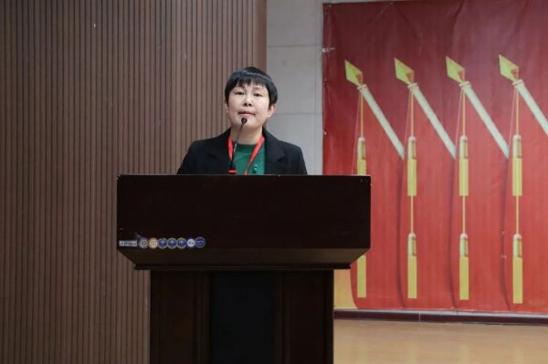 Beat365中文官方网站||管理学院||“管理催奋进，榜样促前行”年末表彰大会