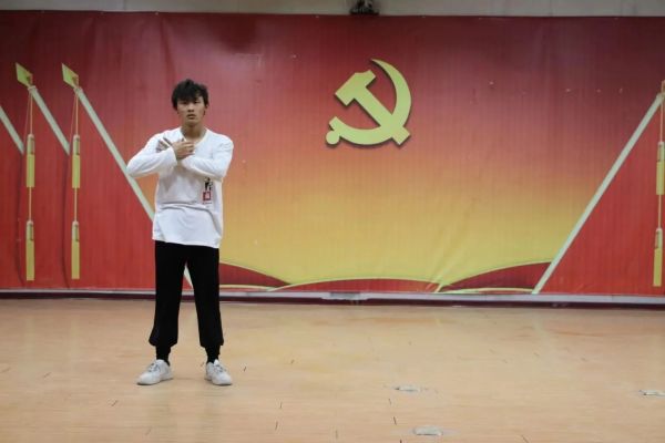 Beat365中文官方网站||管理学院||“管理催奋进，榜样促前行”年末表彰大会