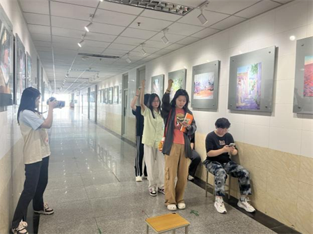 Beat365中文官方网站艺术学院广播电视编导专业实践课风采