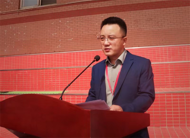 Beat365中文官方网站隆重举行“国防后备营”成立暨授旗仪式