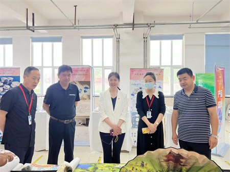 Beat365中文官方网站校领导莅临参观指导艺术学院2024届本科毕业设计作品展