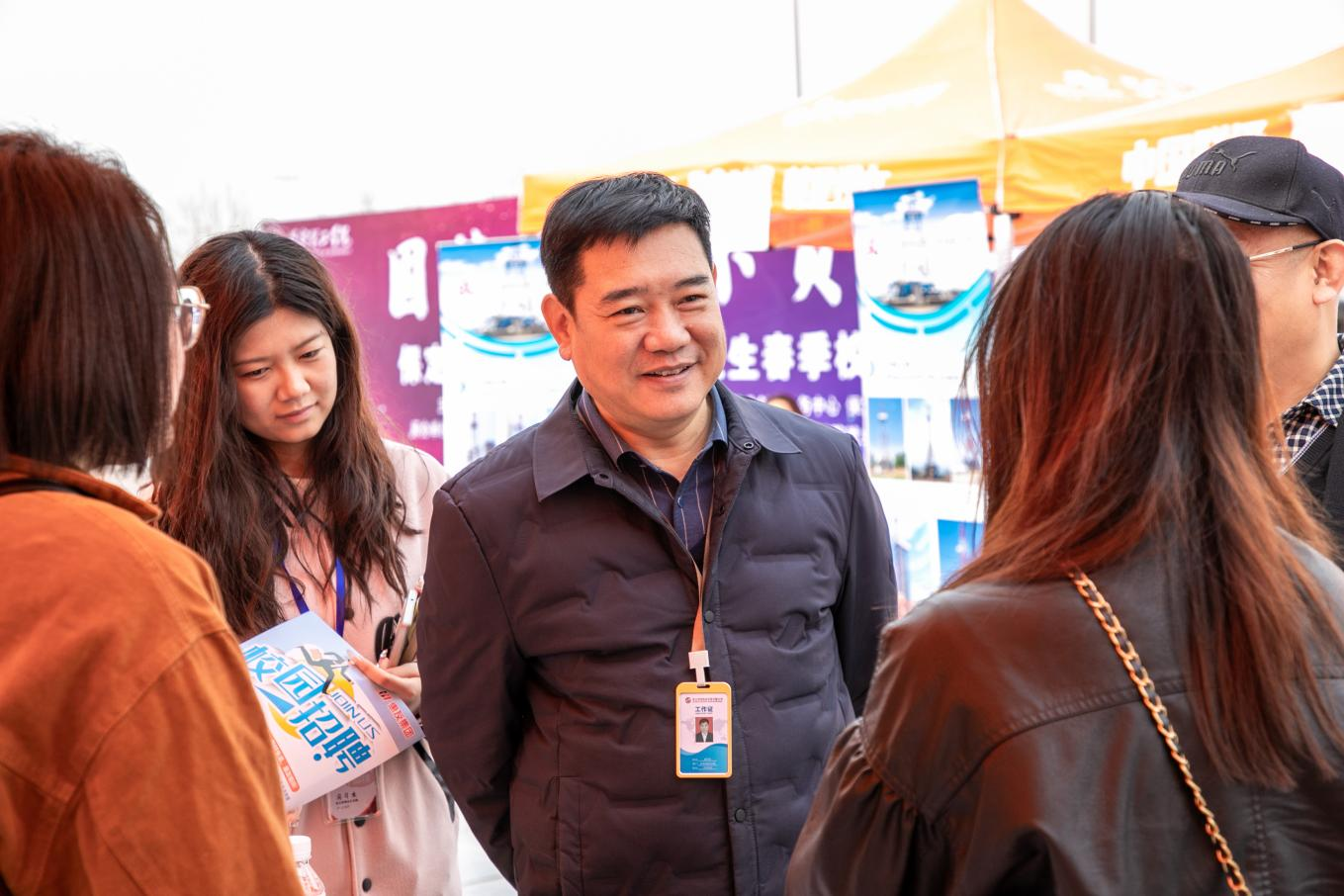 Beat365中文官方网站“圆梦保理·不负韶华” 2024届毕业生春季线下双选会隆重举办