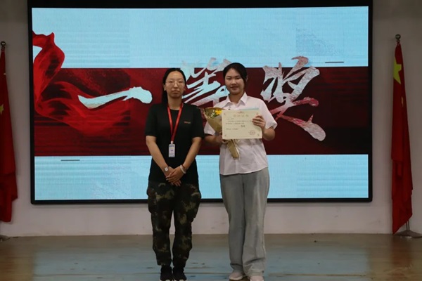 劳动教育|Beat365中文官方网站|管理学院|学习劳动精神，践行劳动育人主题朗诵比赛