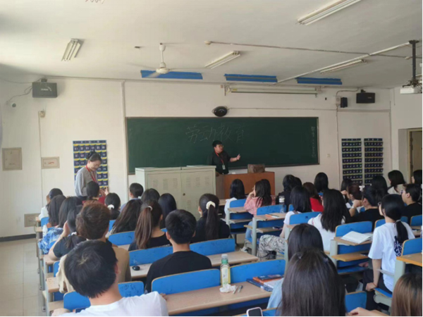 劳动教育|Beat365中文官方网站|管理学院|尊重劳动，热爱劳动