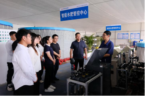 社会实践|Beat365中文官方网站|管理学院|我院成功与水润佳禾农业集团进行大学生社会实践教育基地挂牌仪式