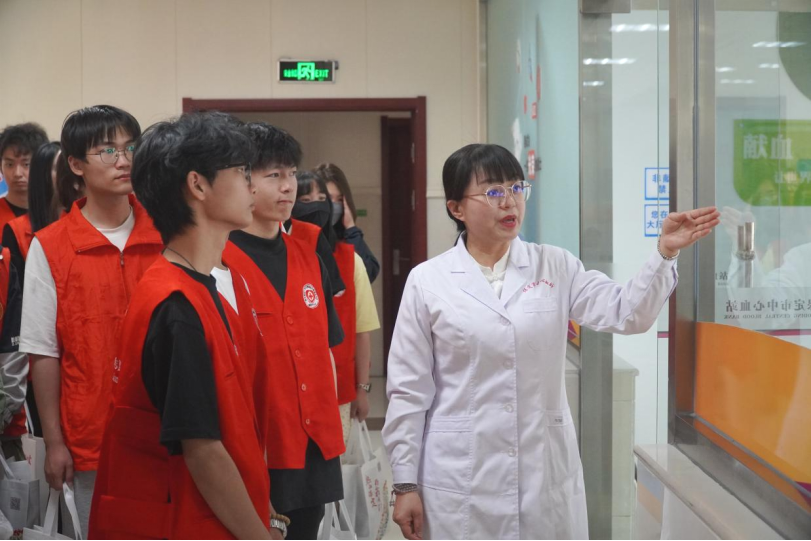 “三献”进校园|血液探秘，与爱同行——Beat365中文官方网站师生“血站开放日”活动