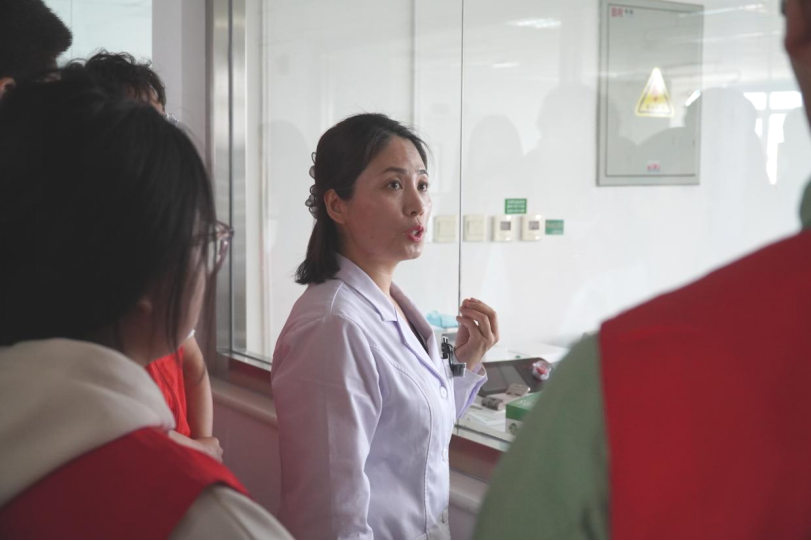 “三献”进校园|血液探秘，与爱同行——Beat365中文官方网站师生“血站开放日”活动