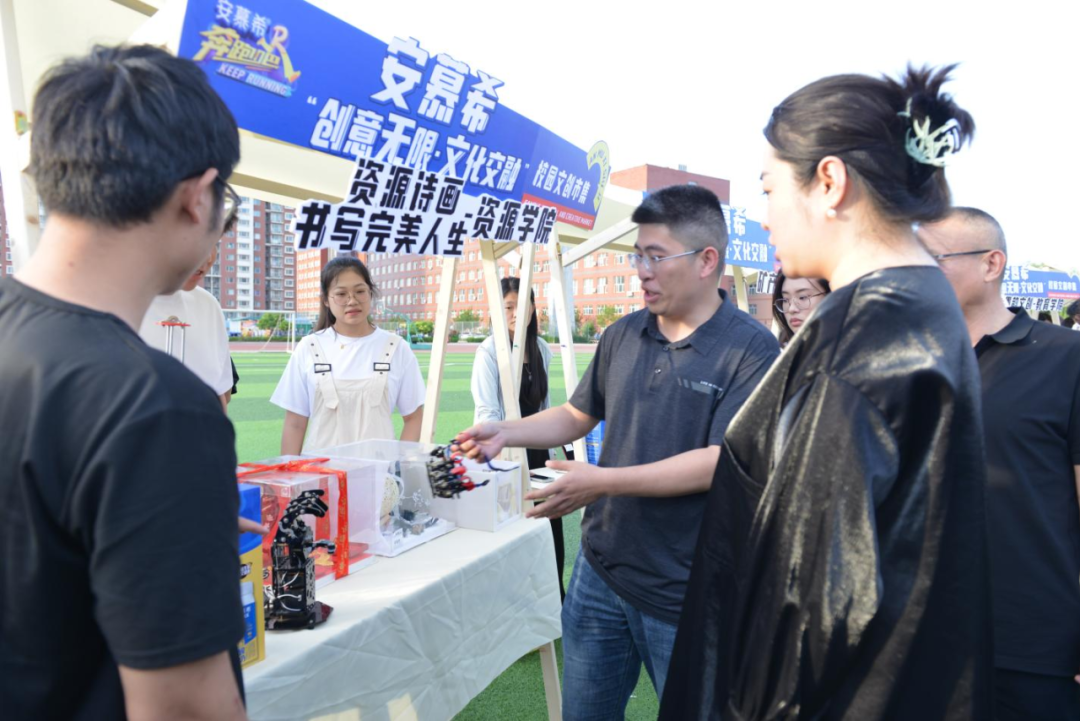 青春校园|创意无限，文化交融—Beat365中文官方网站首届文创市集圆满结束