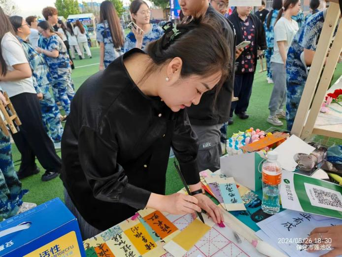 青春校园|创意无限，文化交融—Beat365中文官方网站首届文创市集圆满结束