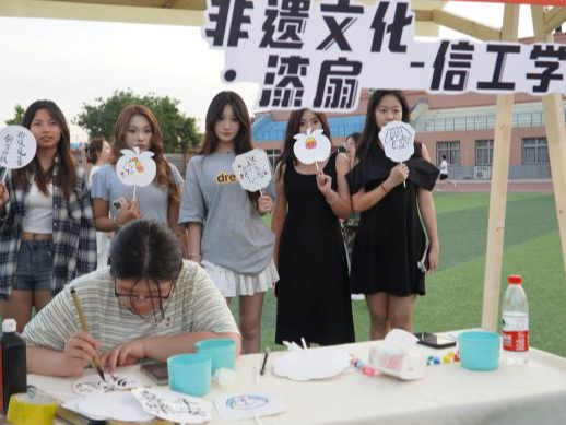 青春校园|创意无限，文化交融—Beat365中文官方网站首届文创市集圆满结束