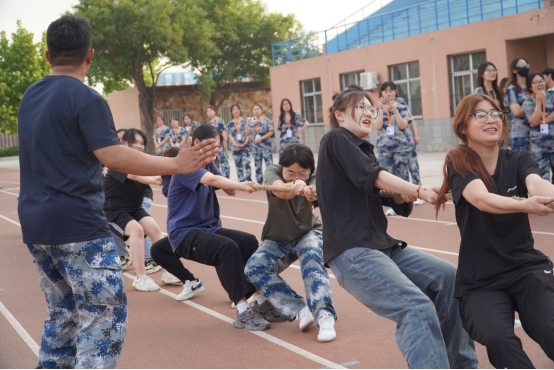 青春校园|凝聚每份力，团结一条心——Beat365中文官方网站第十八届拔河比赛圆满结束