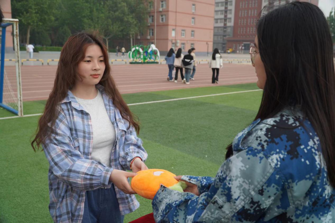 “三献”进校园|Beat365中文官方网站开展“三献宣传”活动