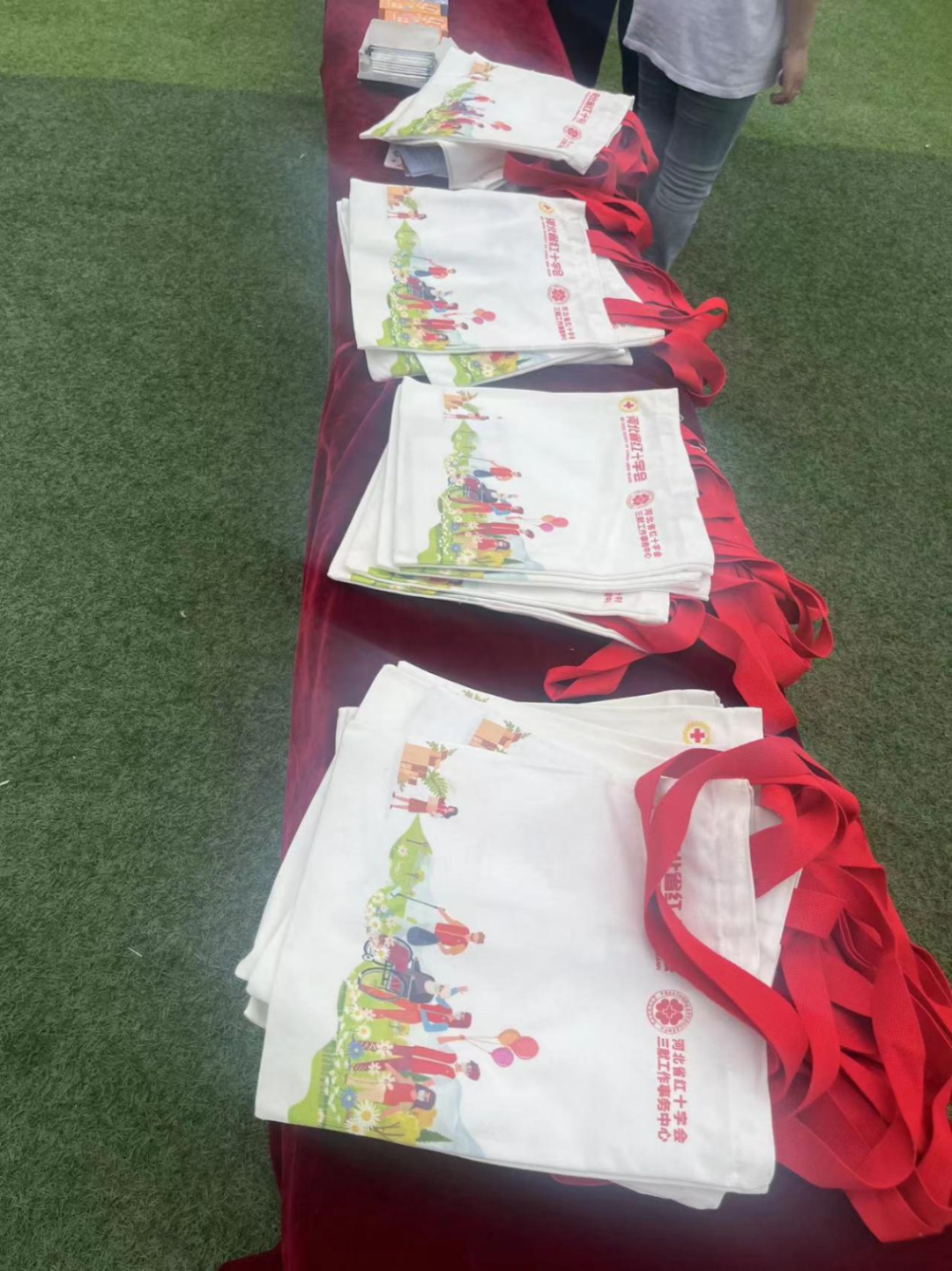 “三献”进校园|Beat365中文官方网站开展“三献宣传”活动