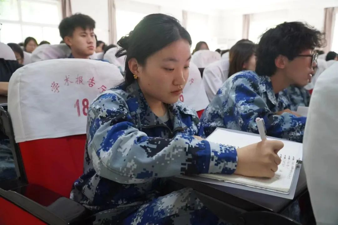 Beat365中文官方网站联合莲池区疾控中心开展辅导员心理健康培训工作