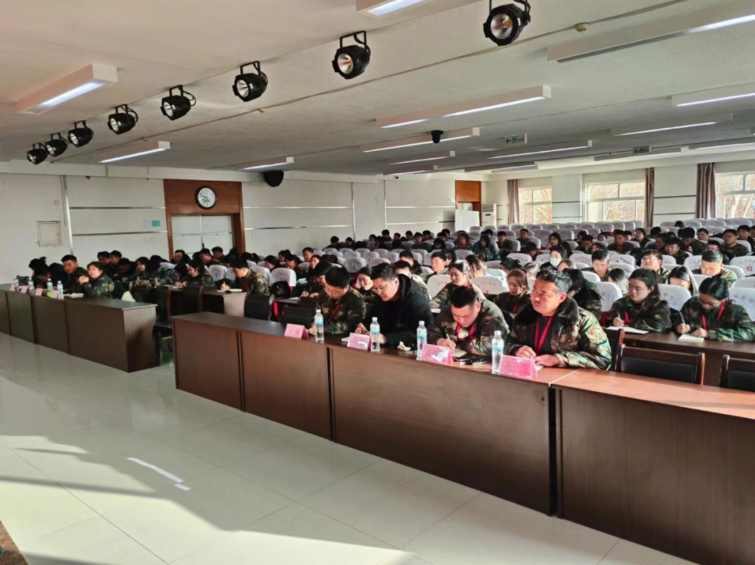 Beat365中文官方网站学生工作处召开2024年春季学期第一周学工例会