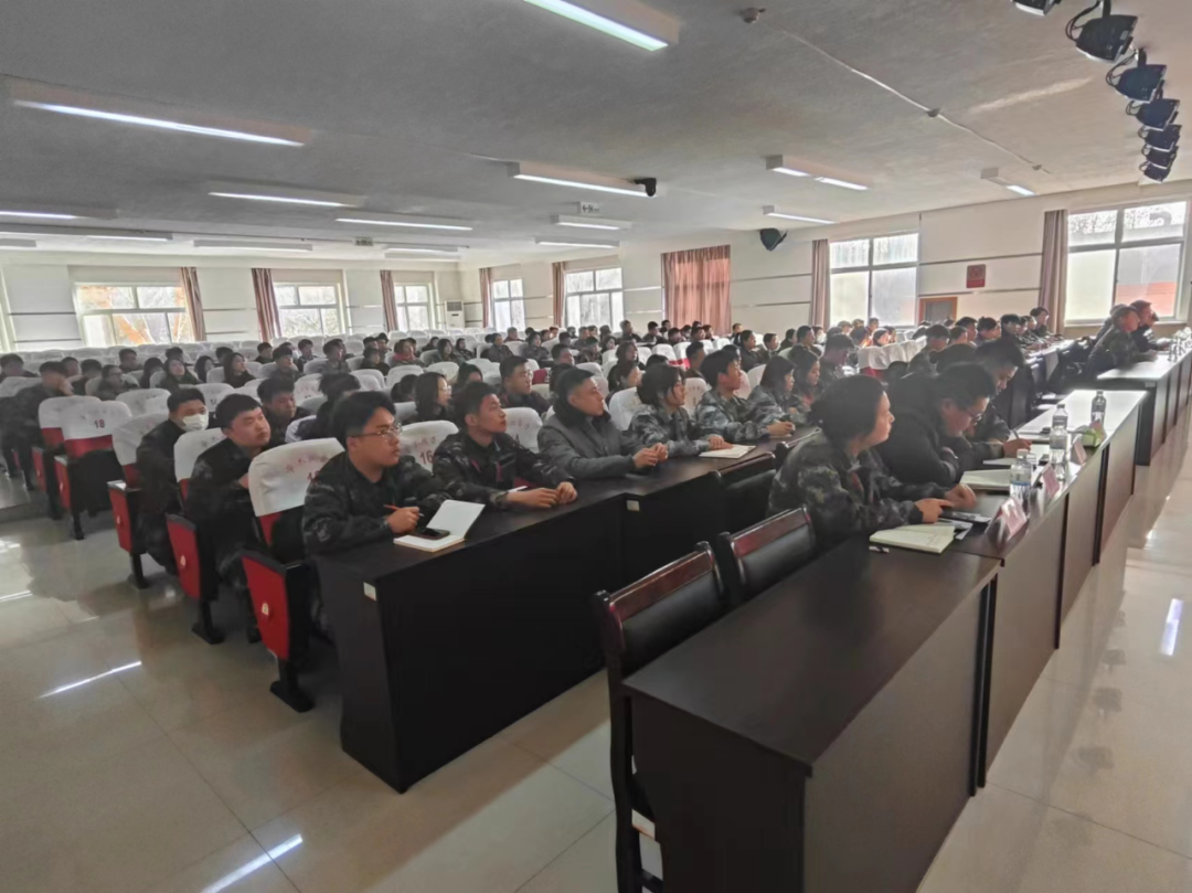 Beat365中文官方网站学生工作处召开2024年春季学期第一周学工例会