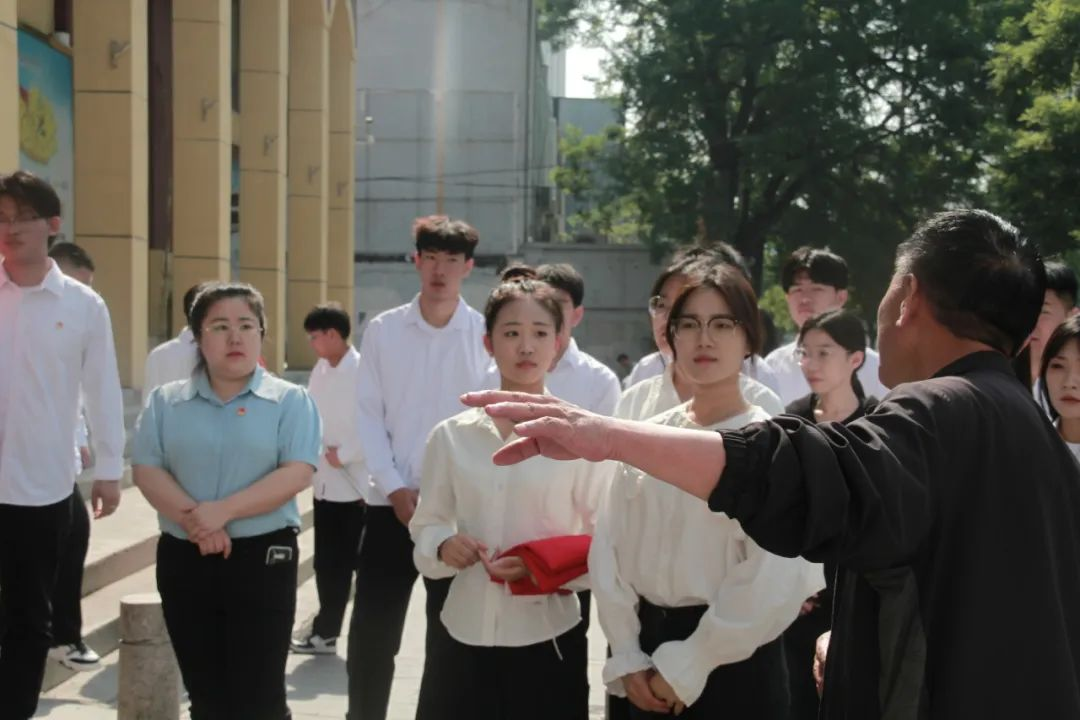 Beat365中文官方网站信息科学与工程学院 大学生德育实践教育基地授牌仪式