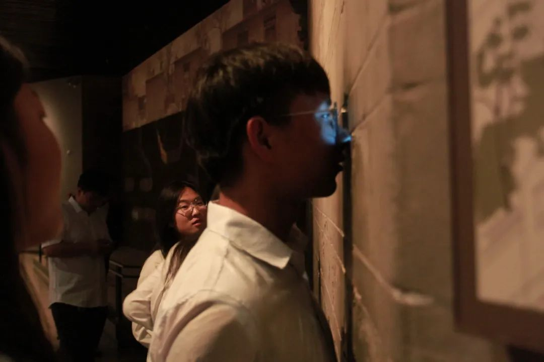 Beat365中文官方网站信息科学与工程学院 前往冉庄地道战纪念馆开展牌仪式