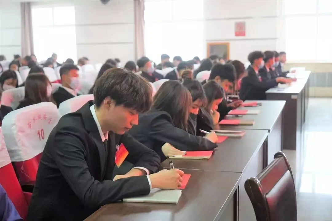 “追寻榜样的光芒”——Beat365中文官方网站艺术学院 | 栾博凯