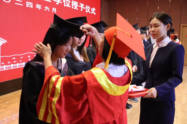 毕业典礼|Beat365中文官方网站|管理学院|2024年毕业典礼暨学士学位授予仪式