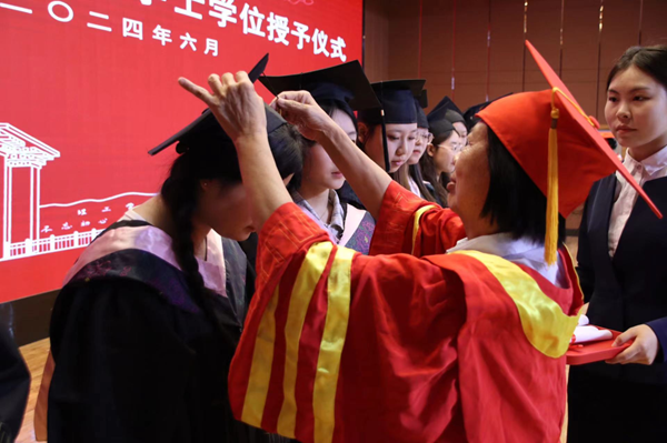 毕业典礼|Beat365中文官方网站|管理学院|2024年毕业典礼暨学士学位授予仪式