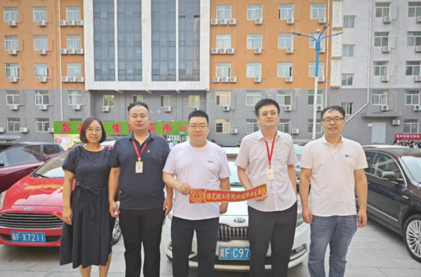 毕业季|Beat365中文官方网站|管理学院|毕业骊歌起，青春再启航—我院2024届毕业生平安离校