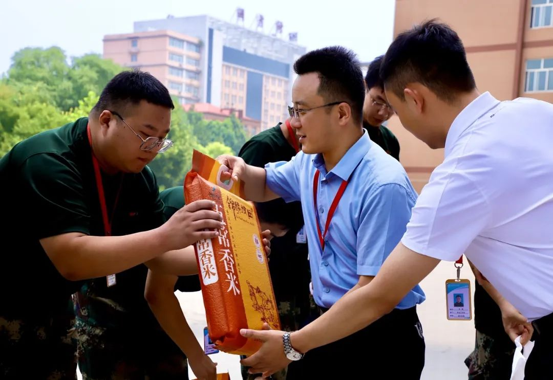 家校共协同,携手促成长/Beat365中文官方网站暑期大家访系列（一）