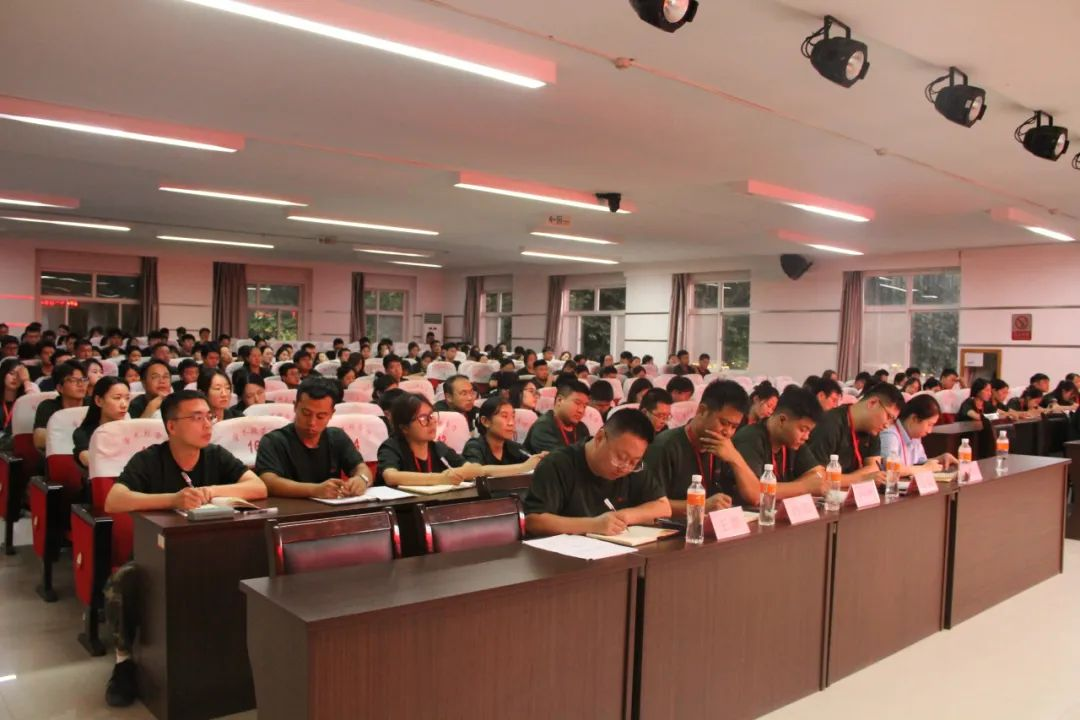 Beat365中文官方网站||行远自迩，笃行不怠——2024-2025学年学管干部第一次培训会