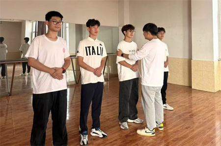 “解锁礼仪培训新境界”——Beat365中文官方网站艺术学院“十项基本技能培训”