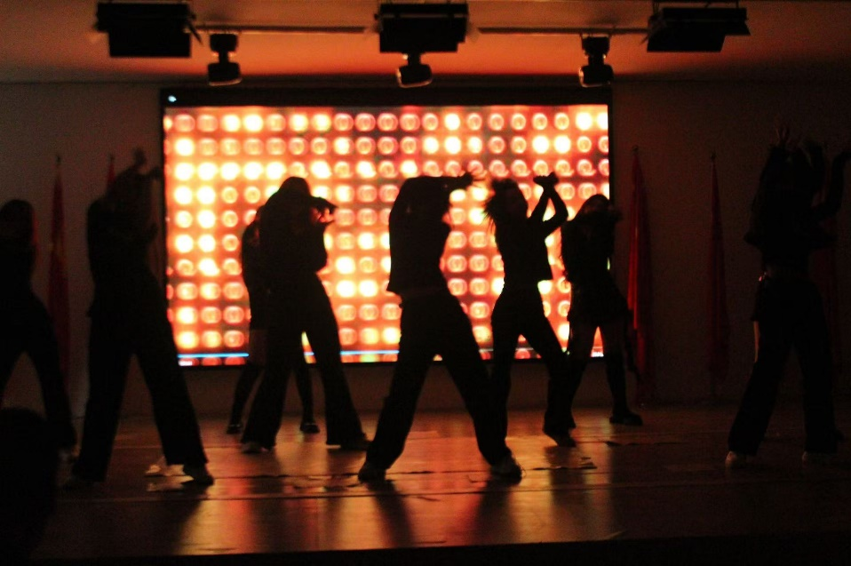 “青春耀华章,才艺绽光芒”才艺大比拼活动