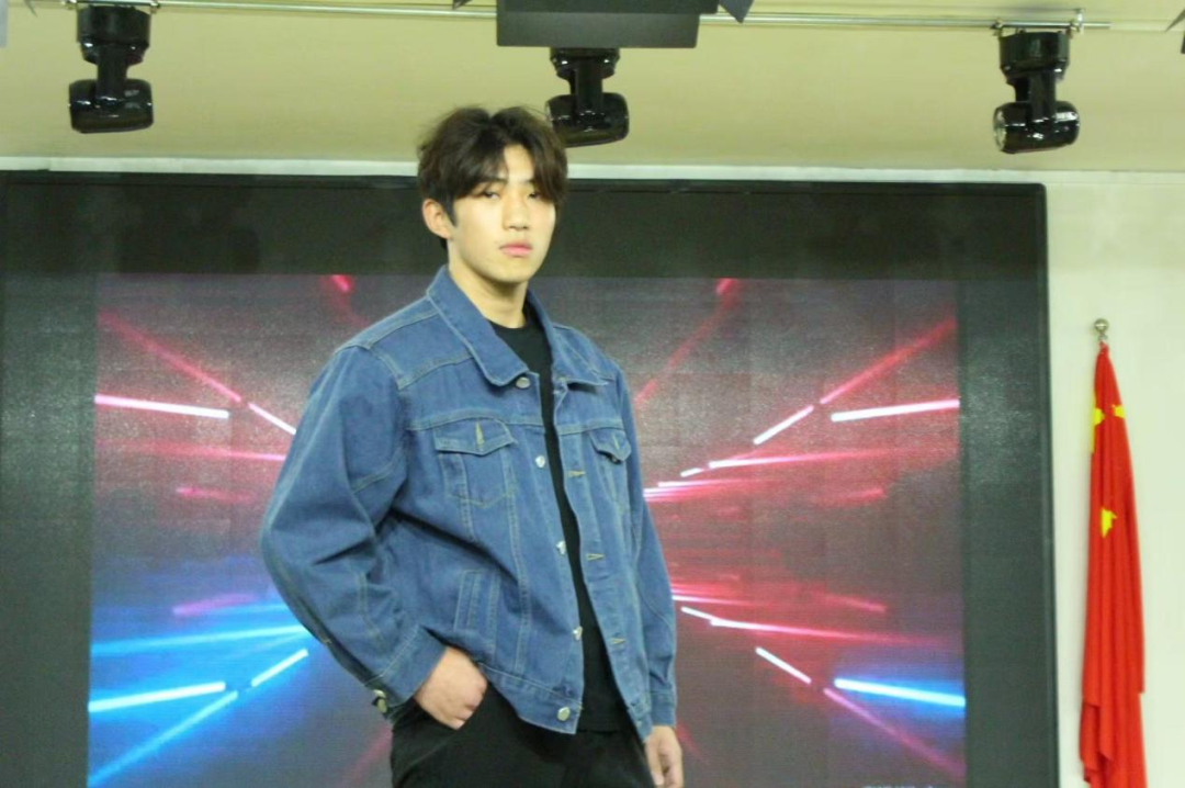 “青春耀华章,才艺绽光芒”才艺大比拼活动