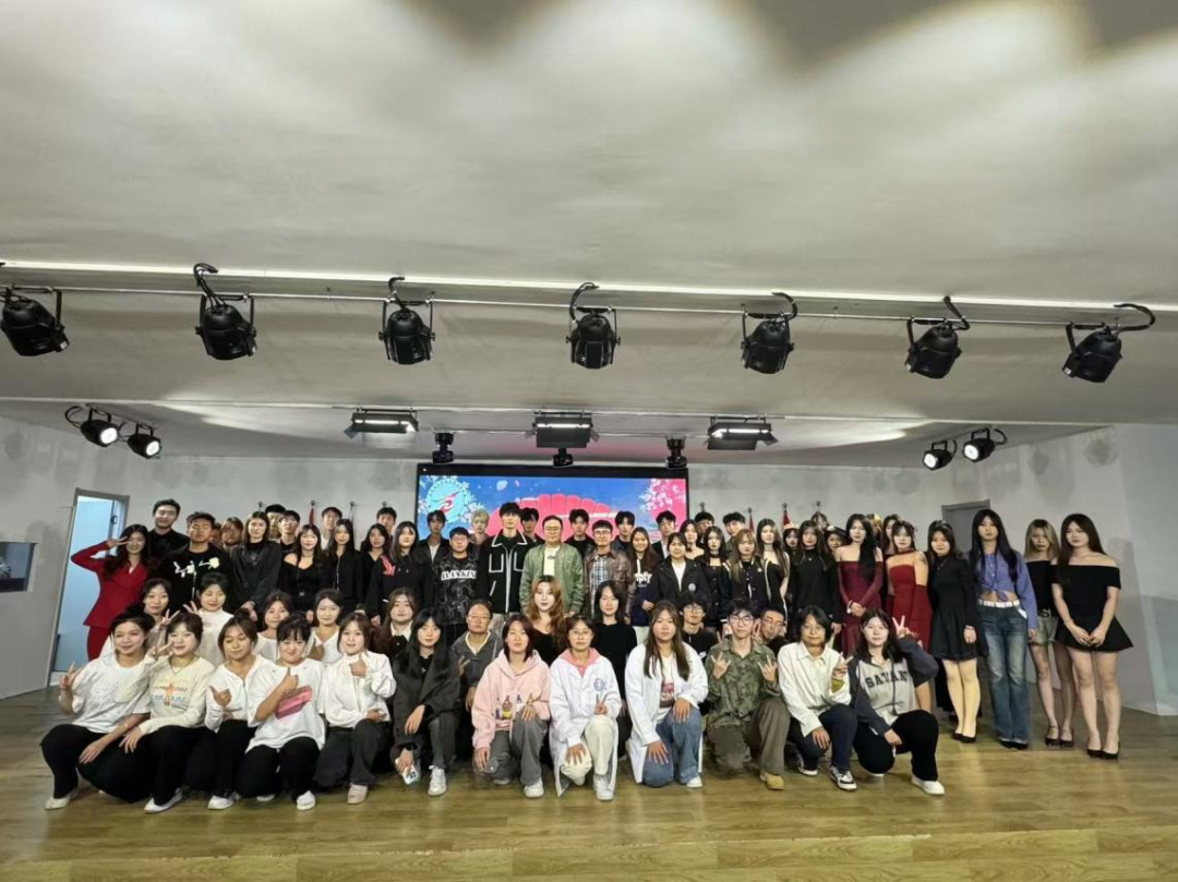 “青春耀华章,才艺绽光芒”才艺大比拼活动