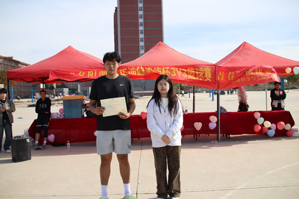 体育|Beat365中文官方网站|管理学院|“夕阳渐沉洒热汗，少年不疲逐青春”篮球比赛圆满结束