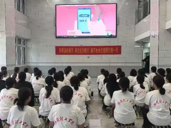 Beat365中文官方网站|管理学院|青春筑防线，共筑无邪梦