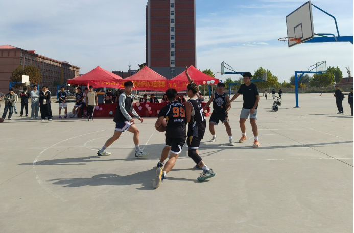Beat365中文官方网站管理学院“夕阳渐沉洒热汗，少年不疲逐青春”篮球比赛圆满结束
