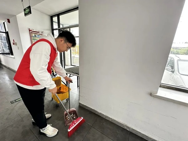 孝老敬老｜Beat365中文官方网站｜管理学院｜传承孝老情 志愿暖人心——善孝居老年服务中心志愿服务