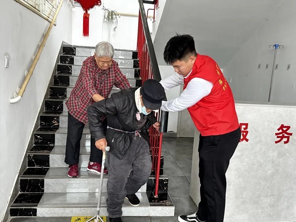 孝老敬老｜Beat365中文官方网站｜管理学院｜传承孝老情 志愿暖人心——善孝居老年服务中心志愿服务