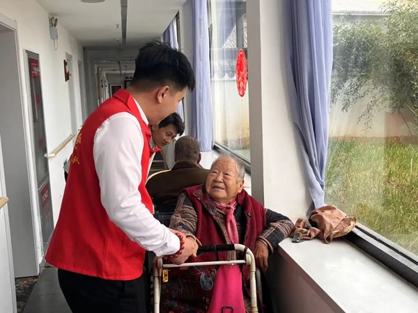 孝老敬老｜Beat365中文官方网站｜管理学院｜传承孝老情 志愿暖人心——善孝居老年服务中心志愿服务