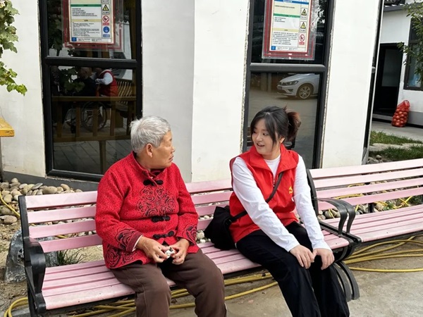 孝老敬老｜Beat365中文官方网站｜管理学院｜传承孝老情 志愿暖人心——善孝居老年服务中心志愿服务