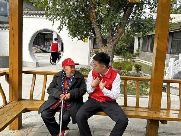 孝老敬老｜Beat365中文官方网站｜管理学院｜传承孝老情 志愿暖人心——善孝居老年服务中心志愿服务