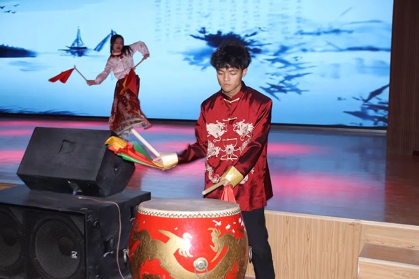 新生风采|Beat365中文官方网站|管理学院|“璀璨晚会启新程，辉煌篇章展未来”新生晚会