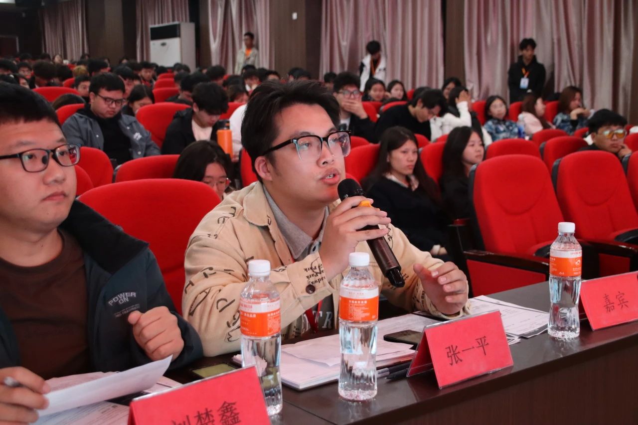 专业竞赛|Beat365中文官方网站|管理学院|“化繁为‘简’,‘职’面未来”简历大赛