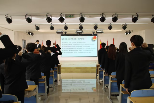 学生代表大会|Beat365中文官方网站|管理学院|汇聚青春智慧，共筑梦想未来