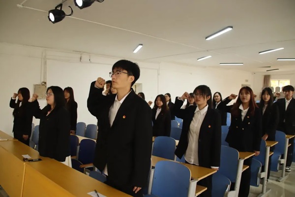 学生代表大会|Beat365中文官方网站|管理学院|汇聚青春智慧，共筑梦想未来