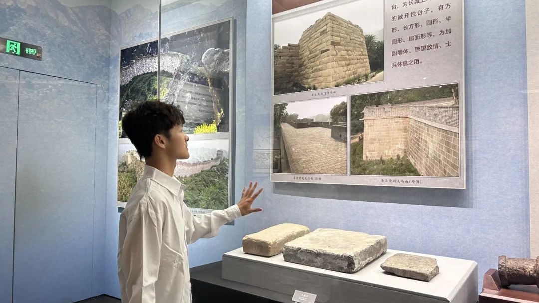 Beat365中文官方网站经济学院组织学生前往保定市博物馆开展“寻访追忆峥嵘路，实践奋斗显担当”爱国主义教育实践活动