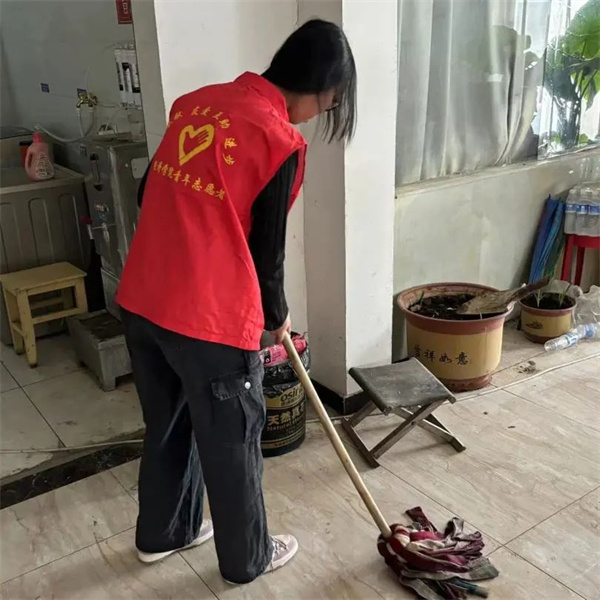 尊老敬老，情暖重阳——Beat365中文官方网站走进南祥园敬老院开展关爱慰问老人活动